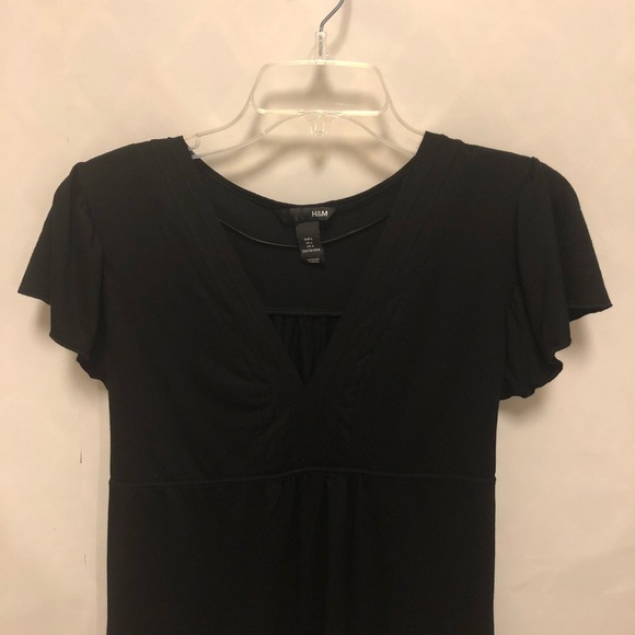 H&M Black Top - Large - V-neck - Tie Back - Picture 2 of 8